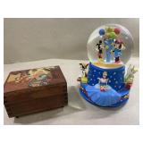 7-1/2' tall Disney snowglobe & Pinocchio music