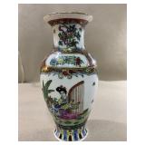 8-1/2' vintage Asian art urn vase