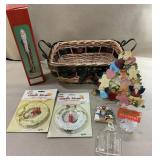 Basket, Windsor collection Santa, ornaments and