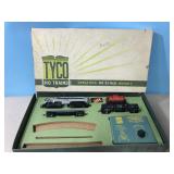 Vintage Tyco Trains HO Scale Model train set w/
