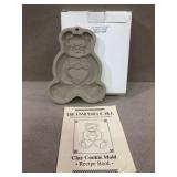 The Pampered Chef, Clay cookie mold, teddy bear