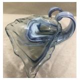 Pretty vintage art glass cornucopia bowl Pretty vintage art glass cornucopia bowl