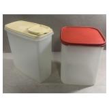 2 vintage Tupperware Containers 2 vintage Tupperware Containers