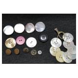 Vintage & antique buttons Vintage & antique buttons