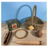 Cast iron acorn, 3.5', miscellaneous primitive, Cast iron acorn, 3.5', miscellaneous primitive,
