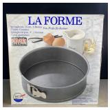NEW La Forme spring form pan NEW La Forme spring form pan