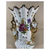 7 1/2' tall vintage Bridal vase 7 1/2' tall vintage Bridal vase