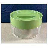 Pyrex bowl with twist lid