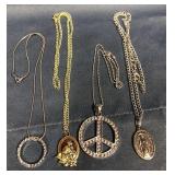 Costume jewelry Necklaces