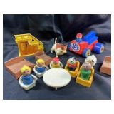 Vintage Fisher-Price Original Little People Set