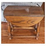 Oak Drop-Leaf Table W14 Closed 31 Open    H21.5