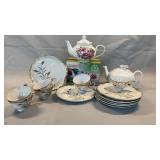 Napco China Saucers and Tea Cups Gold Accent