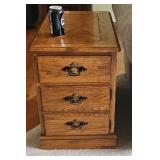 Oak End Cabinet (1-Drawer / Lower Stg)W15 H21