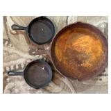 Cast Iron Unmarked Skillet Lot with Heat Ring