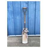 "Boo" The Mummy Shovel Decorates
