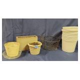 Flower Pot Lot 2 Draining Trays Wire Basket White