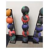 5 Medicine Balls With Rack