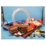 Dicast Toy Cars Trucks & Hotwheels Race Track, Loo