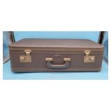 American Voyager New York Vintage Hard Top Suitcas