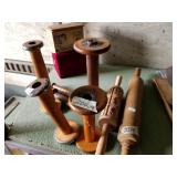 Lot with kitchen pin rollers & decorative pin roll