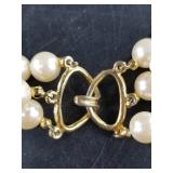 Fashion necklace with 3 strands of faux pearls