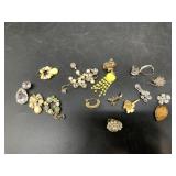 Assorted fashion jewelry
