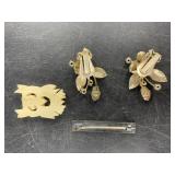Assorted fashion jewelry
