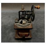 A lovely pepper mill, in the style of the old coff