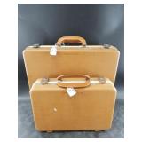 Lot of 2 hard sided pistol cases, both are Doskoci