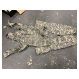 US GI digicam pattern raingear size large, both pa