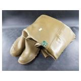 Hip waders, sole length is 13.5"
