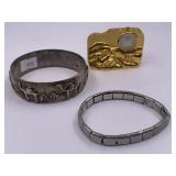 Camel themed jewelry and desk clock battery requir