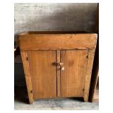 Lovely antique wash basin stand, 33.5" tall NO SHI