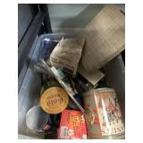 Assorted lot with vintage and antique cans, severa