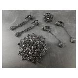 Vintage brooch, ring, and 2 pairs of earrings jewe