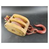 Block and tackle pulley