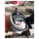 4 Gallon shop vac with some accessories NO SHIPPIN