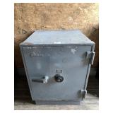 Mosler safe, dimentions are 29"x22"x21.5" in good