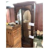 Glass display case, 4 shelves 37" long x 16.25" de