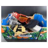 Mixed lot with hat, hand bag, sling shot, etc.