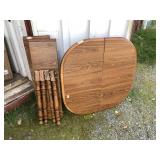 Dining table with 2 extra leaves