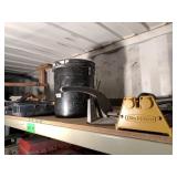 Lot with a tile cutter electric, several manual ti