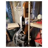 Rigid model BS14002 upright band saw on a nice bas