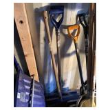 3 Wide blade shovels