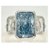 14kt Gold and blue diamond ring  central blue diam