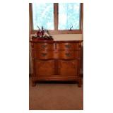 EXCELLENT Condition Antique Oak Serpentine