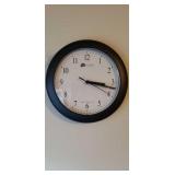 LaCrosse Technology Atomic Clock