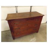 ANTIQUE 3 DRAWER CHEST