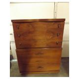 KROEHLER VINTAGE DRESSER

4 DRAWER