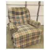 RECLINER PLAID